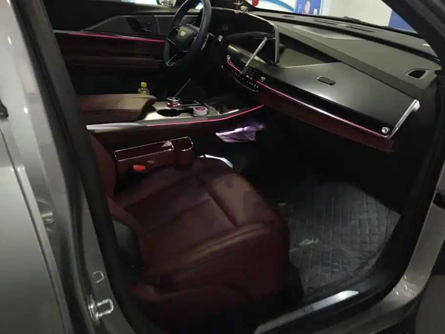 Cadillac XT5 2025 2025 Model 2.0T Platinum