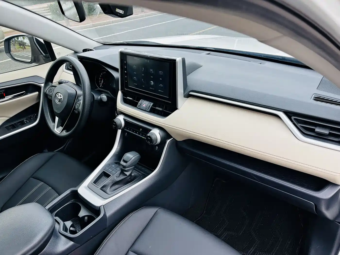 Toyota RAV4 Rongfang 2020 2.0L CVT 2WD Trend Edition фото 3