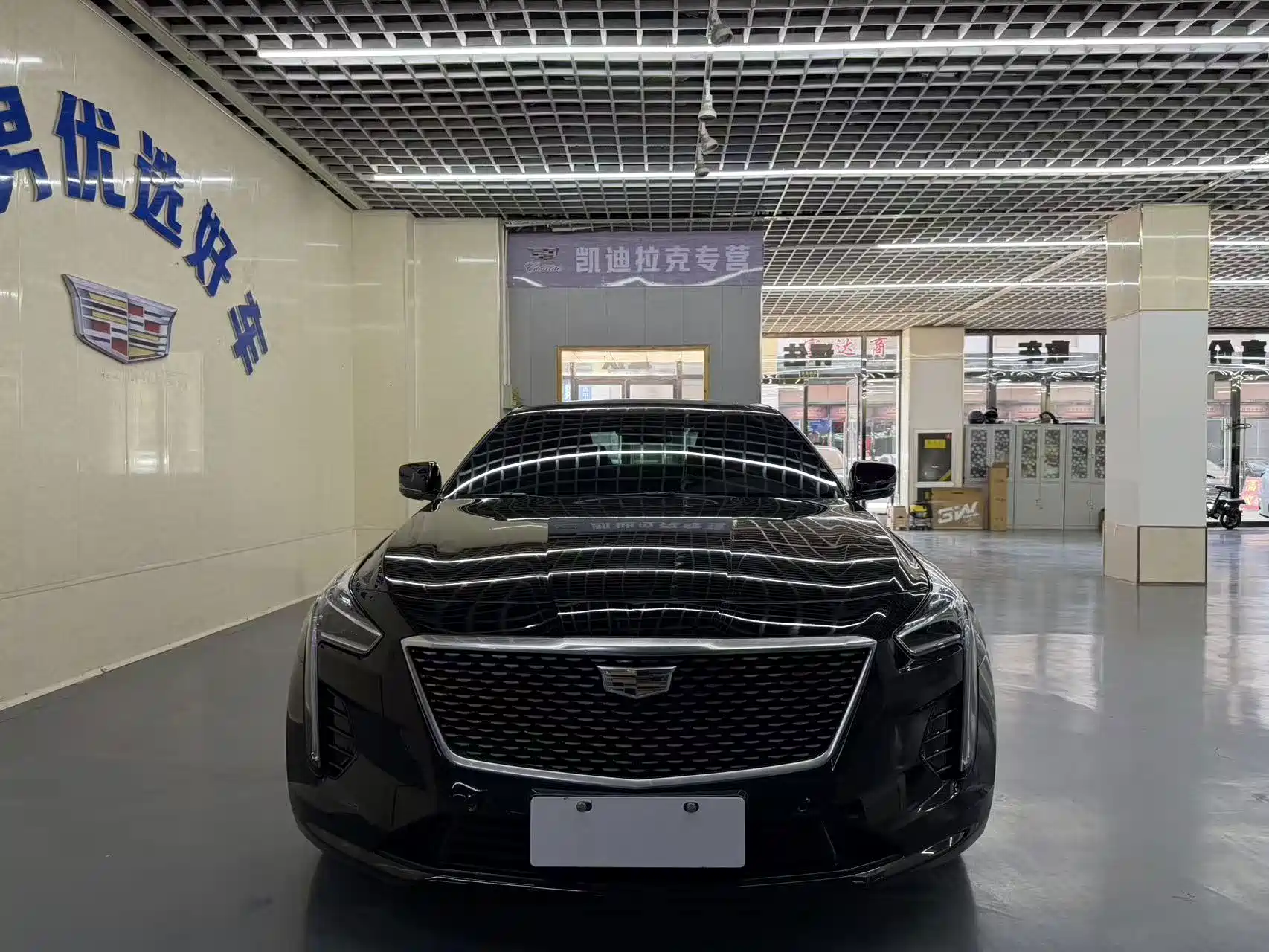 Фото 2 - Cadillac CT6