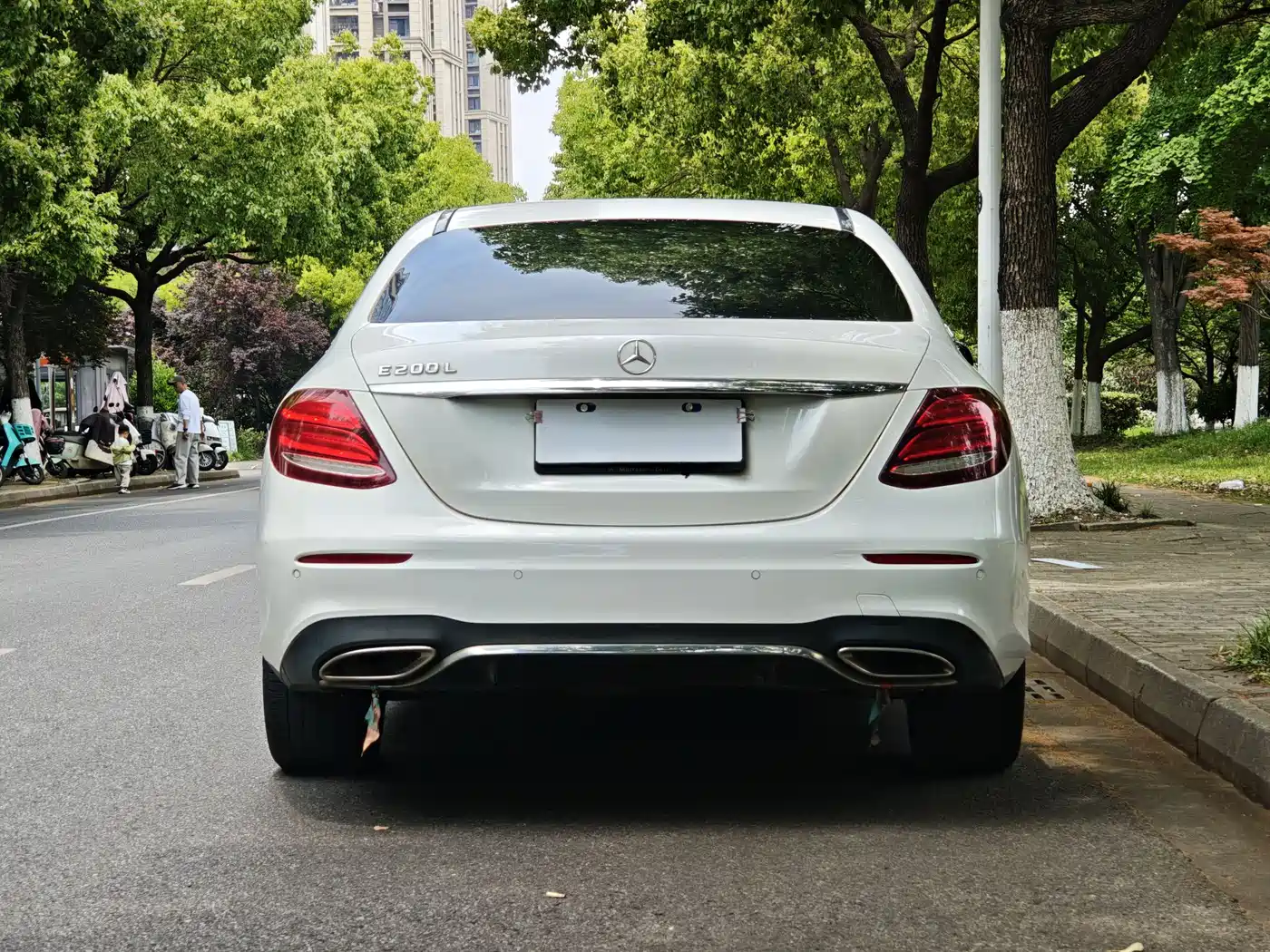 Mercedes-Benz E-Class 2018 E 200 L Sport фото 13