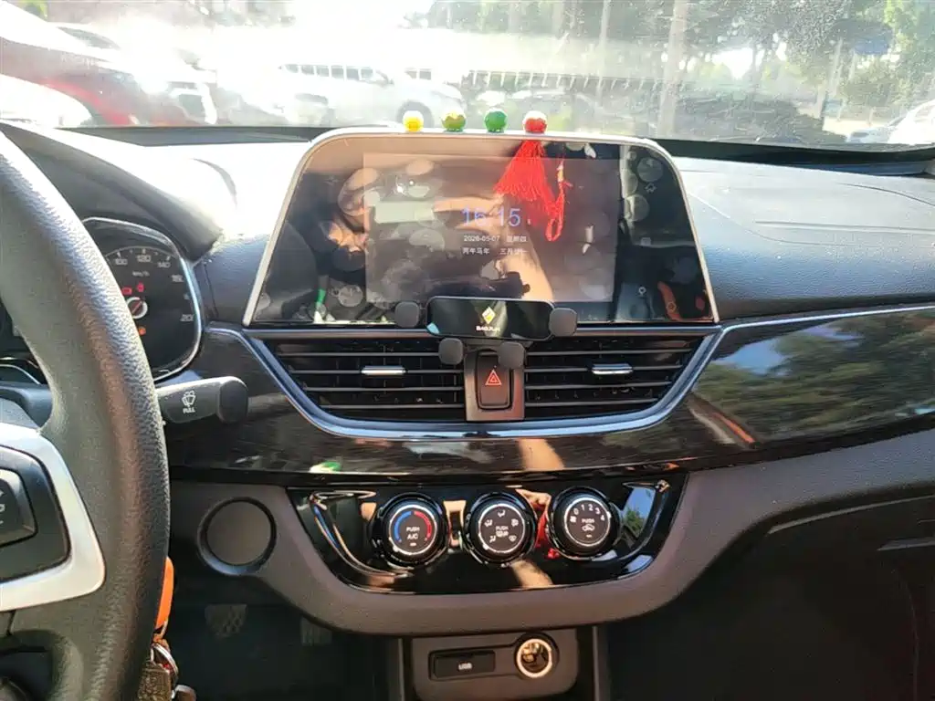 Baojun 310 2017 2016 1.2L Manual Luxury Type
