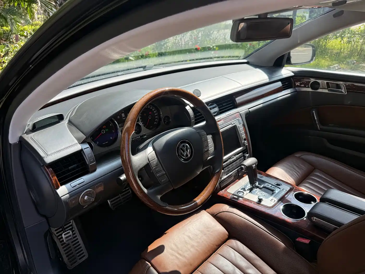 Volkswagen Phaeton 2010 2011 3.6L V6 4-seat Long Wheelbase Individual