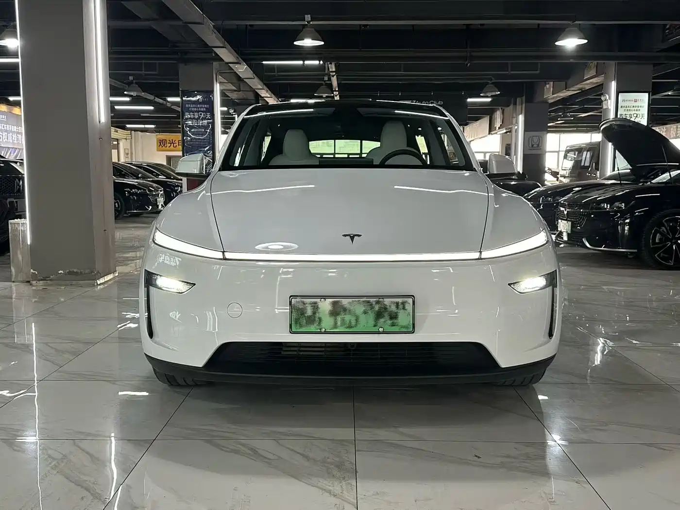 TESLA MODEL Y