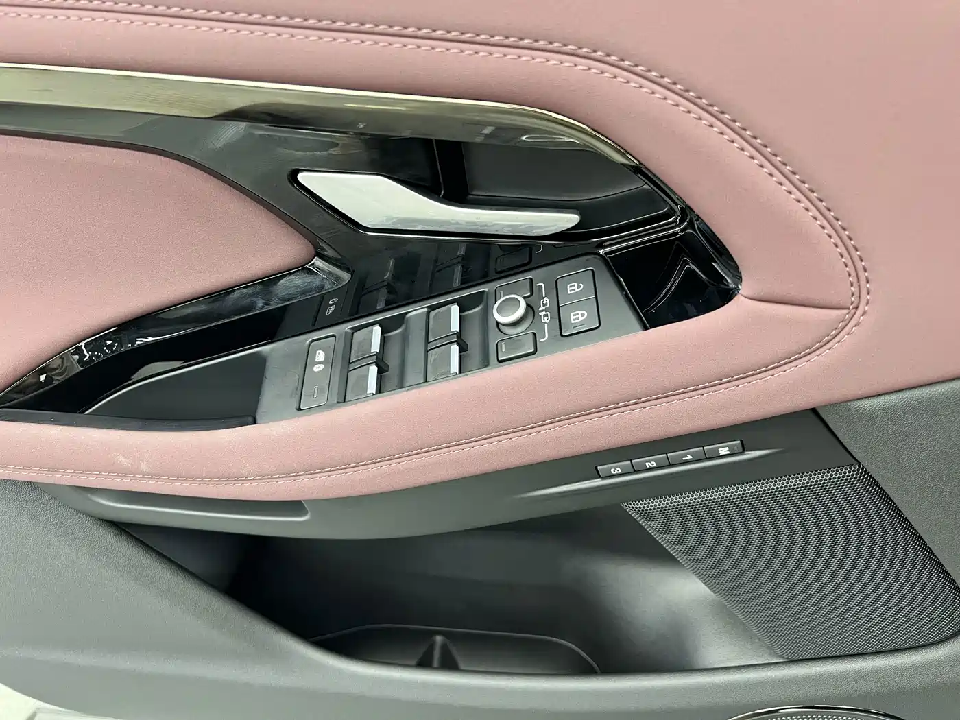 2026 Land Rover Range Rover Evoque