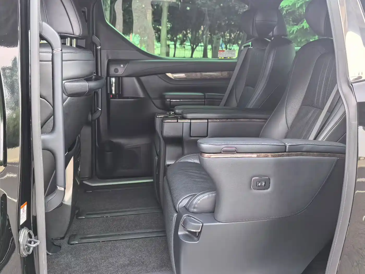 Toyota Vellfire 2020 2020 Twin Engine 2.5L HV Premium Edition