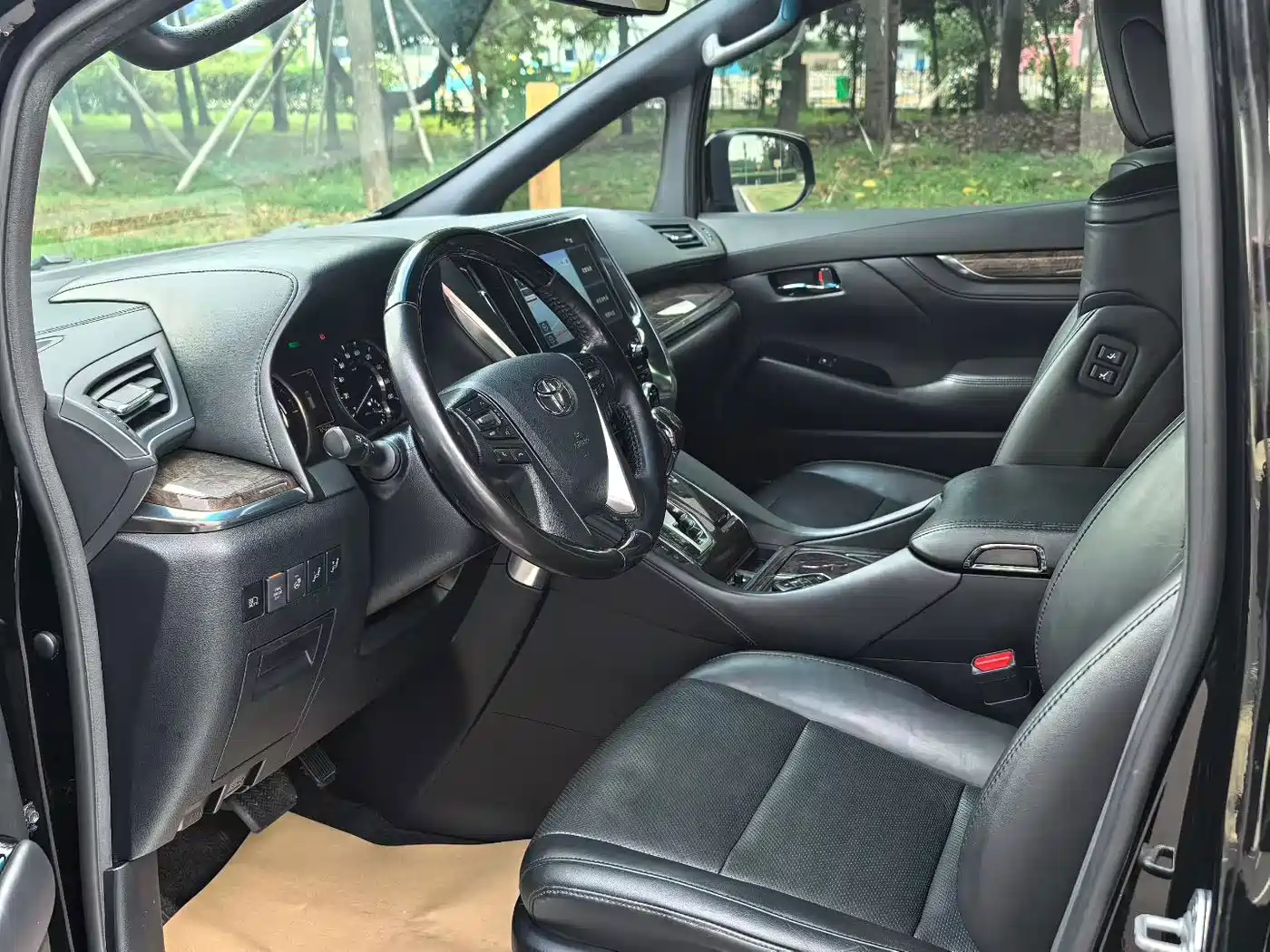 Toyota Vellfire 2020 2020 Twin Engine 2.5L HV Premium Edition