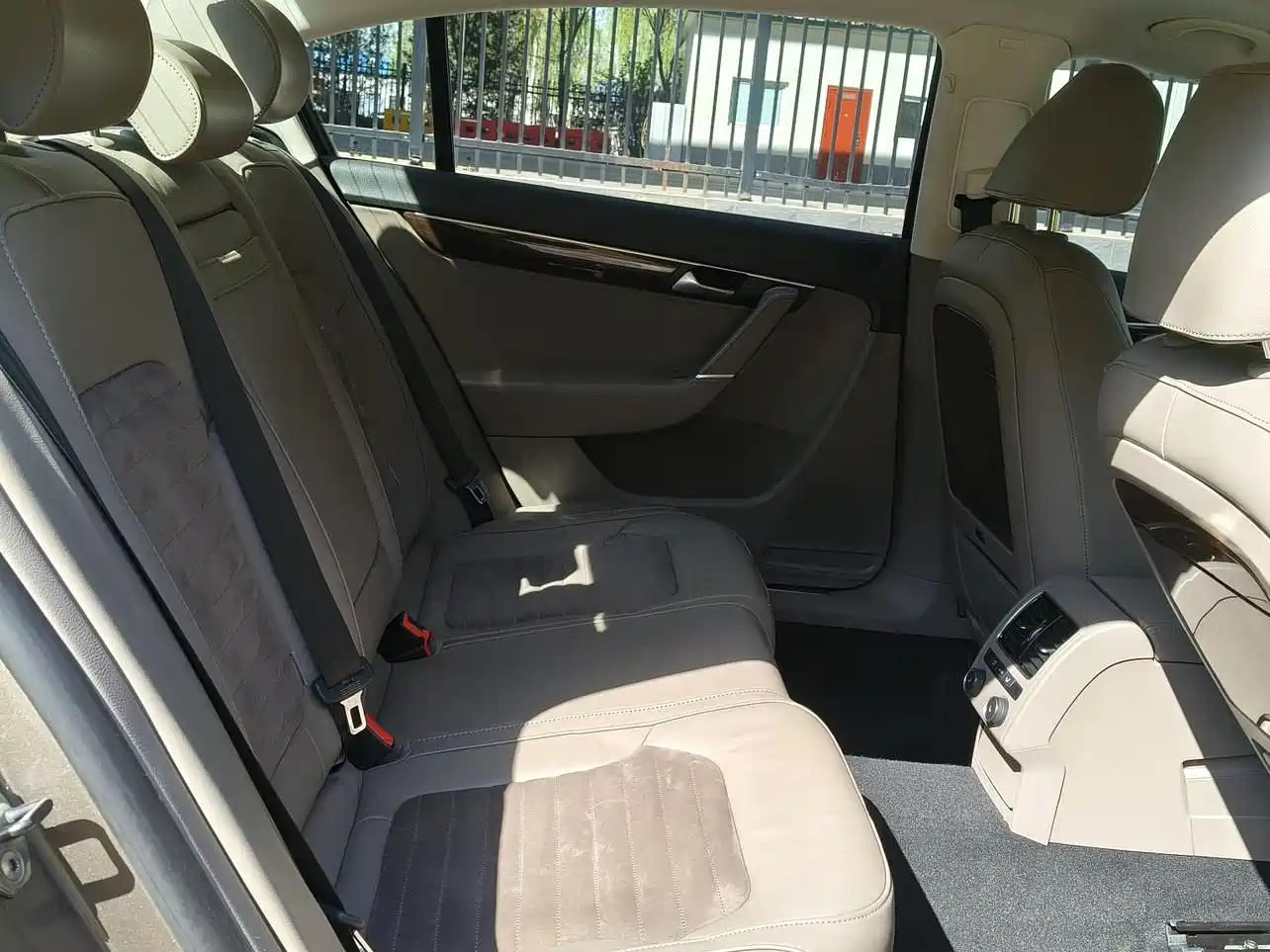 Volkswagen Magotan 2015 2.0TSI Premium фото 9