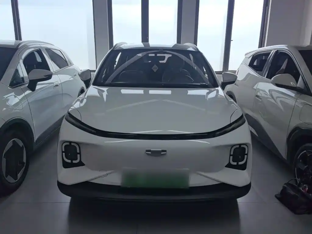 Фото 3 - Geely Geometry E Firefly
