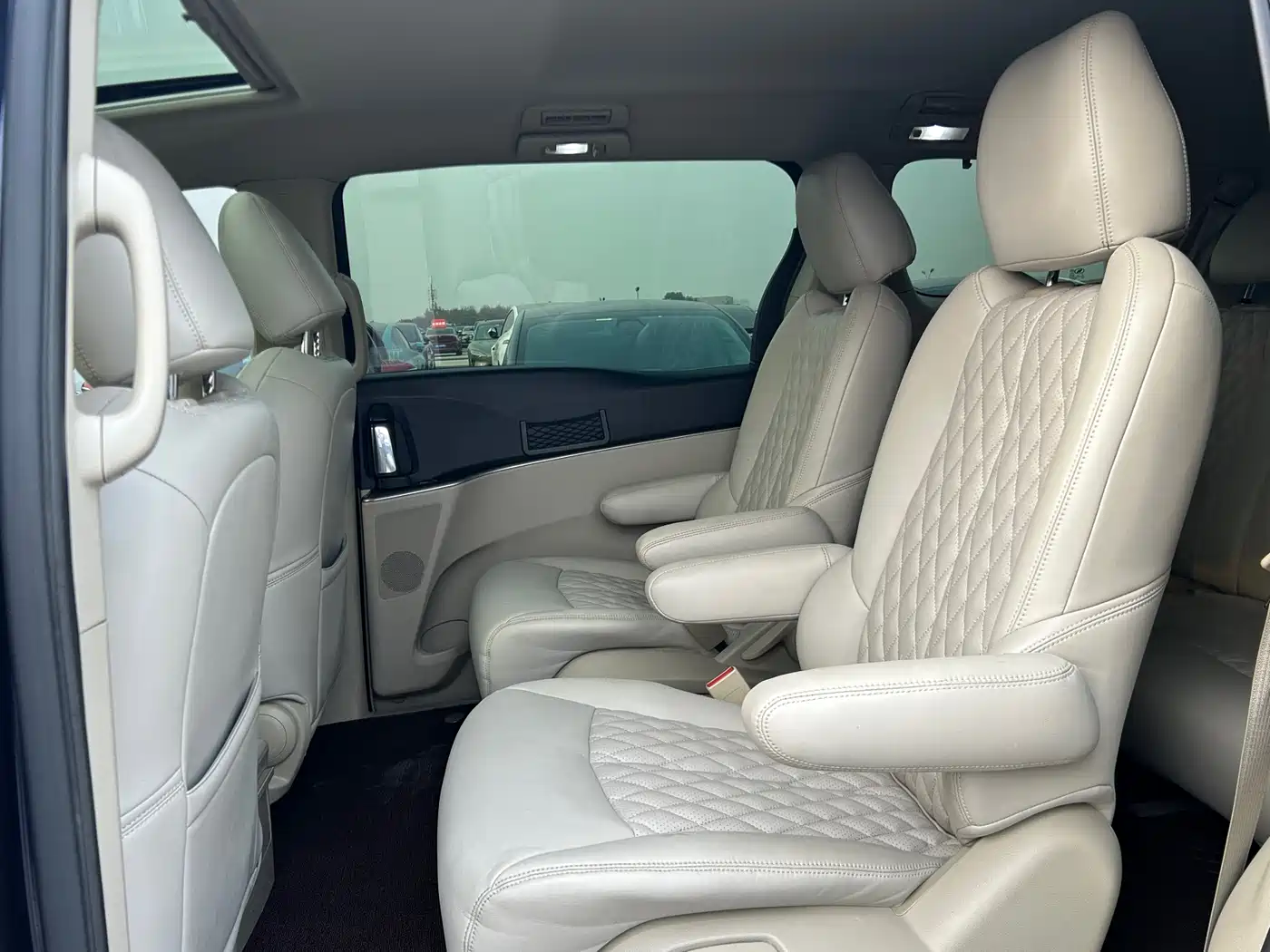 Buick GL8 2015 2.4L Luxury Business Exclusive Edition фото 9