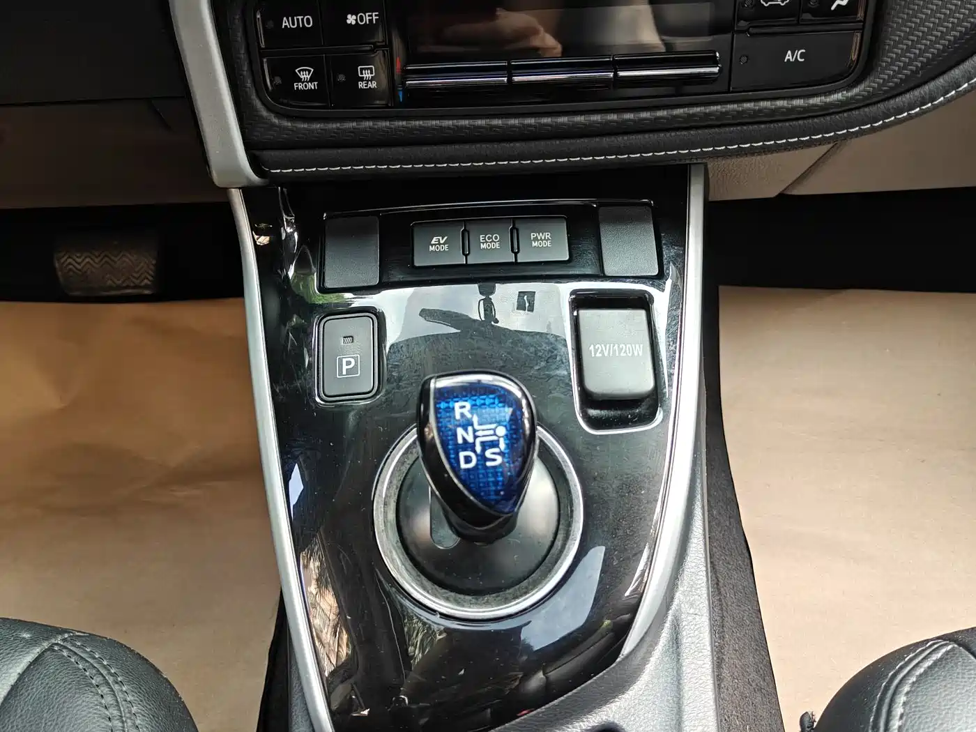 Toyota Levin 2017 Facelift Hybrid 1.8H GS E-CVT Elite Sunroof Edition China V фото 23