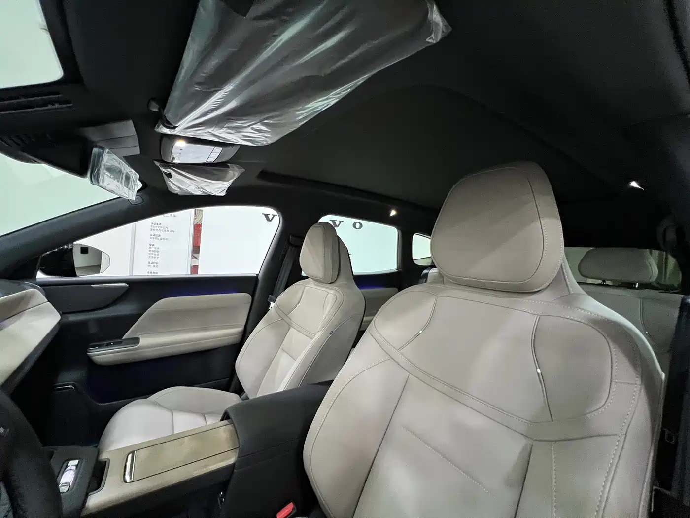 Volvo XC70 Plug-in Hybrid 2026 2025 Standard