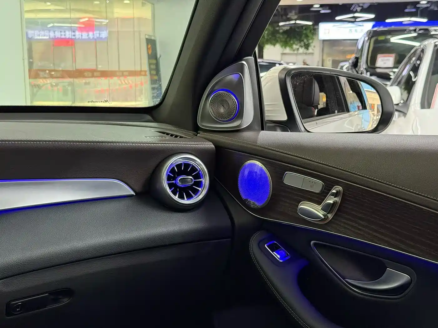 Mercedes-Benz GLC 2021 GLC 300 L 4MATIC Sporty фото 7