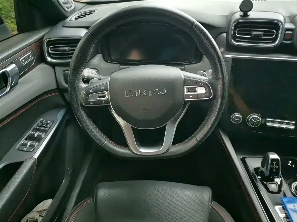 Lynk & Co 03 2019 2.0TD Auto Power Pro Version фото 3