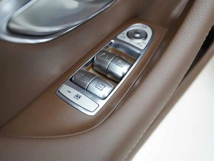 Mercedes-Benz E-Class 2023 E 300 L Fashion фото 10