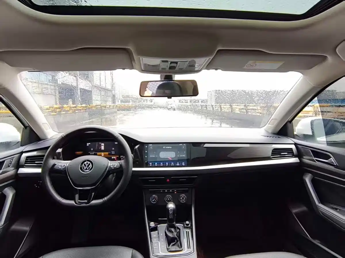 Volkswagen Lavida 2022 1.5L Auto Comfort Edition фото 7