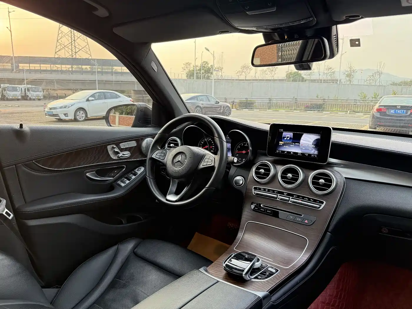 Mercedes-Benz GLC 2017 GLC 300 4MATIC Dynamic фото 22