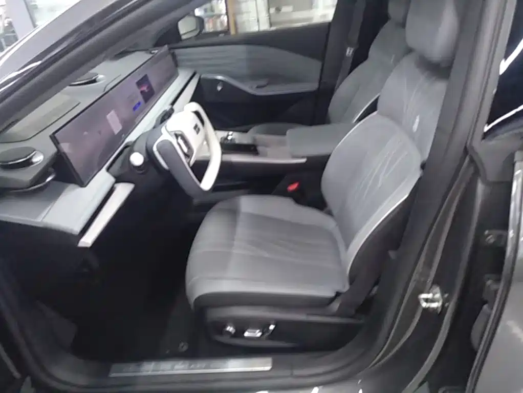 Geely Galaxy Galaxy E8 2024 2024 665km RWD Starship Voyager Edition