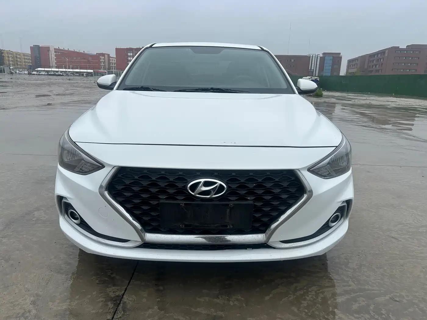 Hyundai Elantra 2017 1.6L Manual GLS Value Edition фото 2