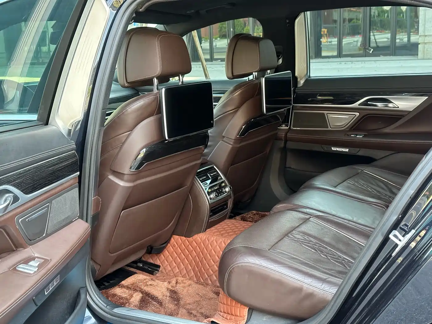 BMW 7 Series 2016 730Li Luxury фото 8