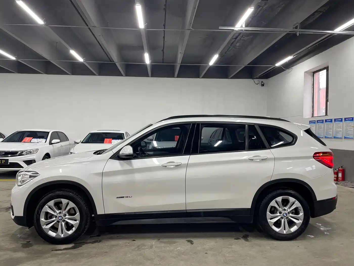 BMW X1 2016 sDrive18Li Premium Model фото 7