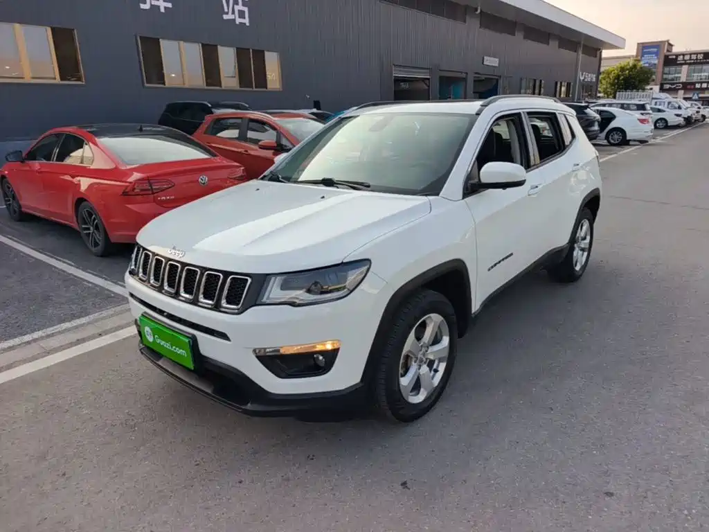 Фото 1 - Jeep Compass