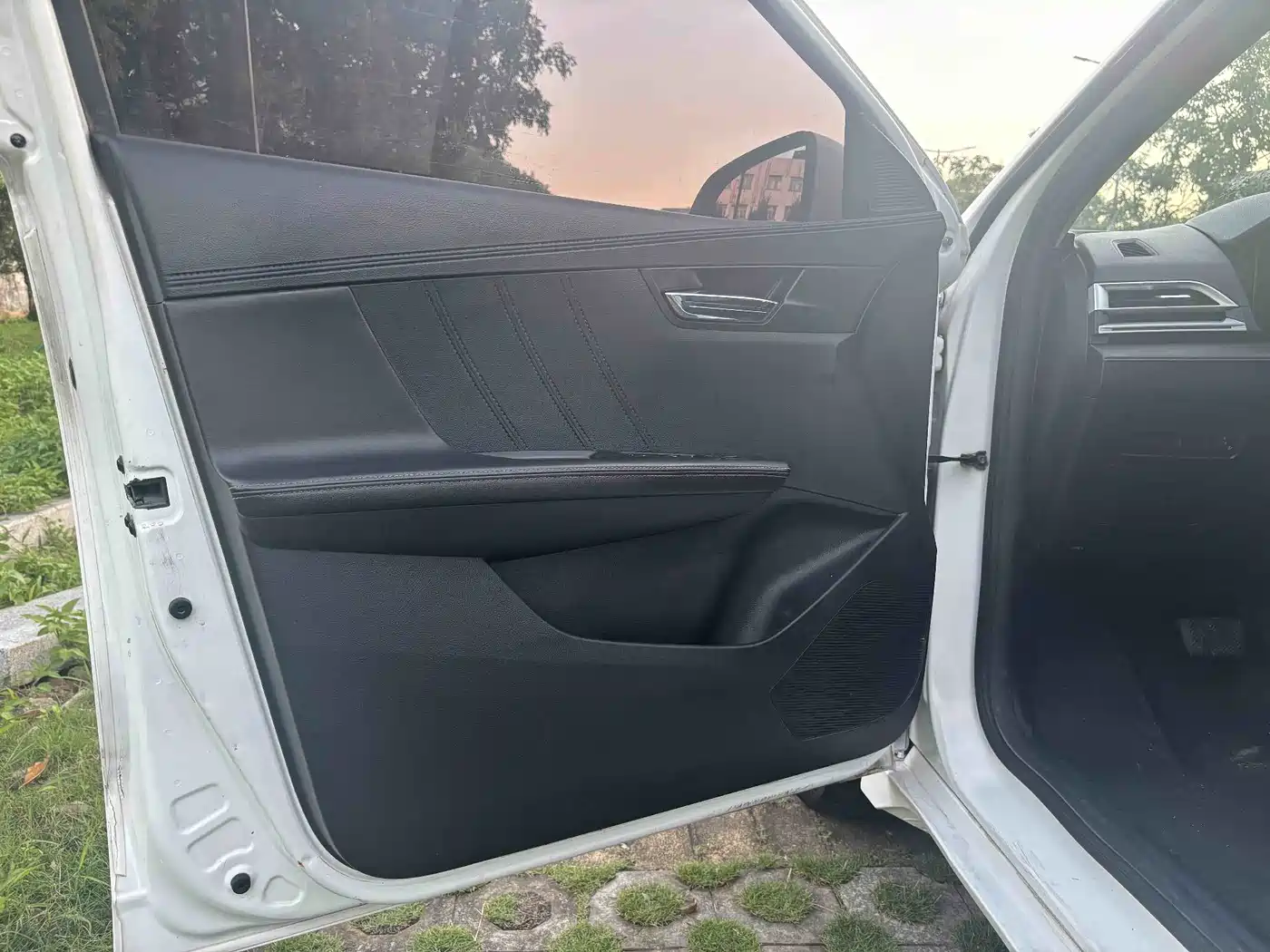 BYD e2 2021 Leading Comfort Edition фото 12