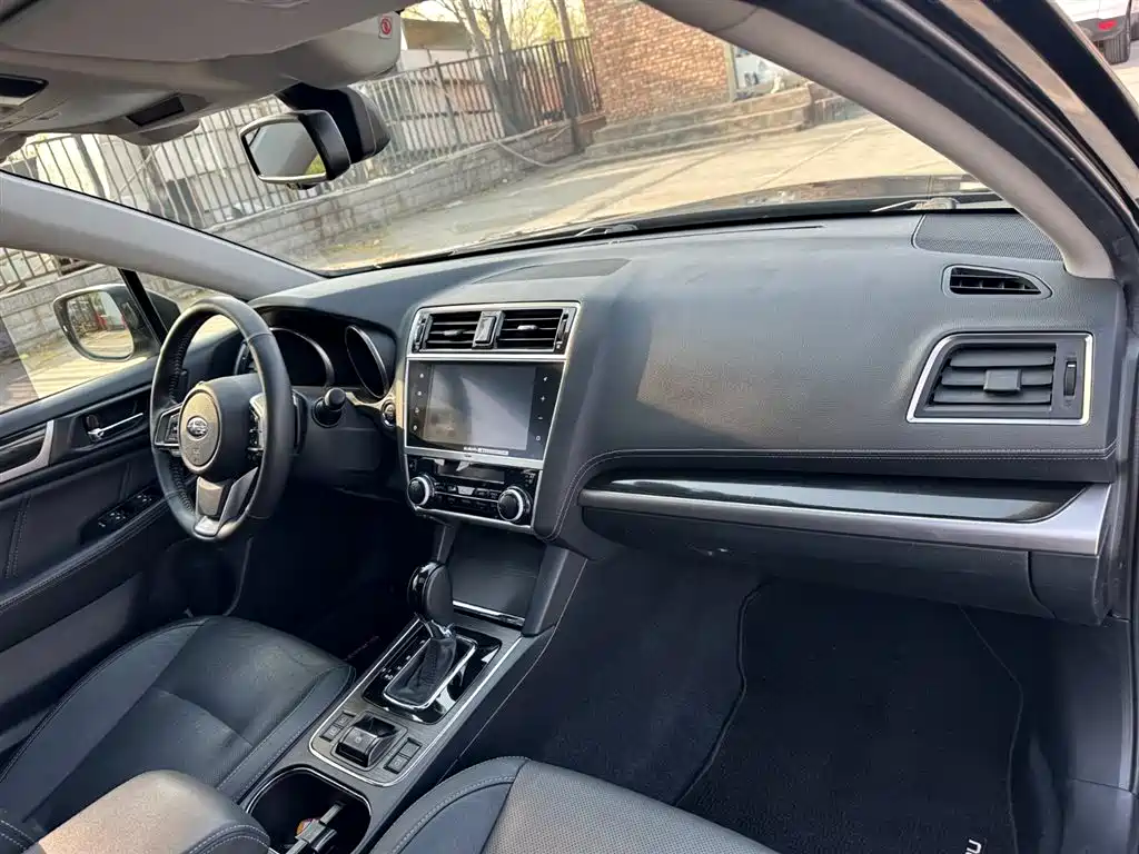 SUBARU OUTBACK