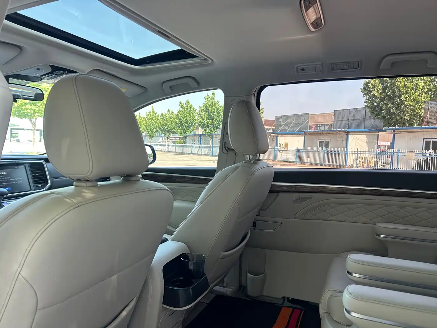 GAC Trumpchi Trumpchi M8 2018 320T Luxury Edition фото 8