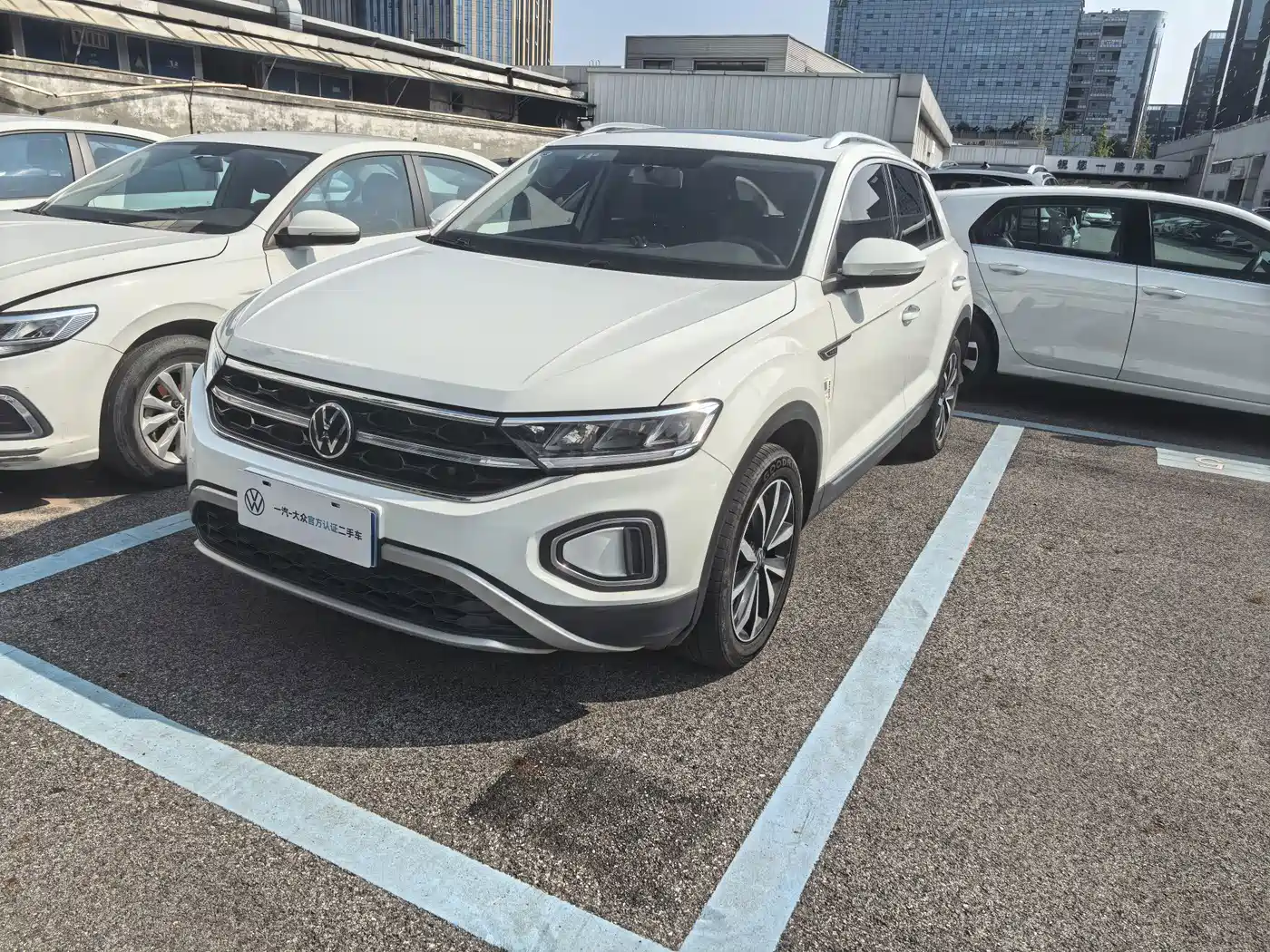 Фото 1 - Volkswagen T-ROC