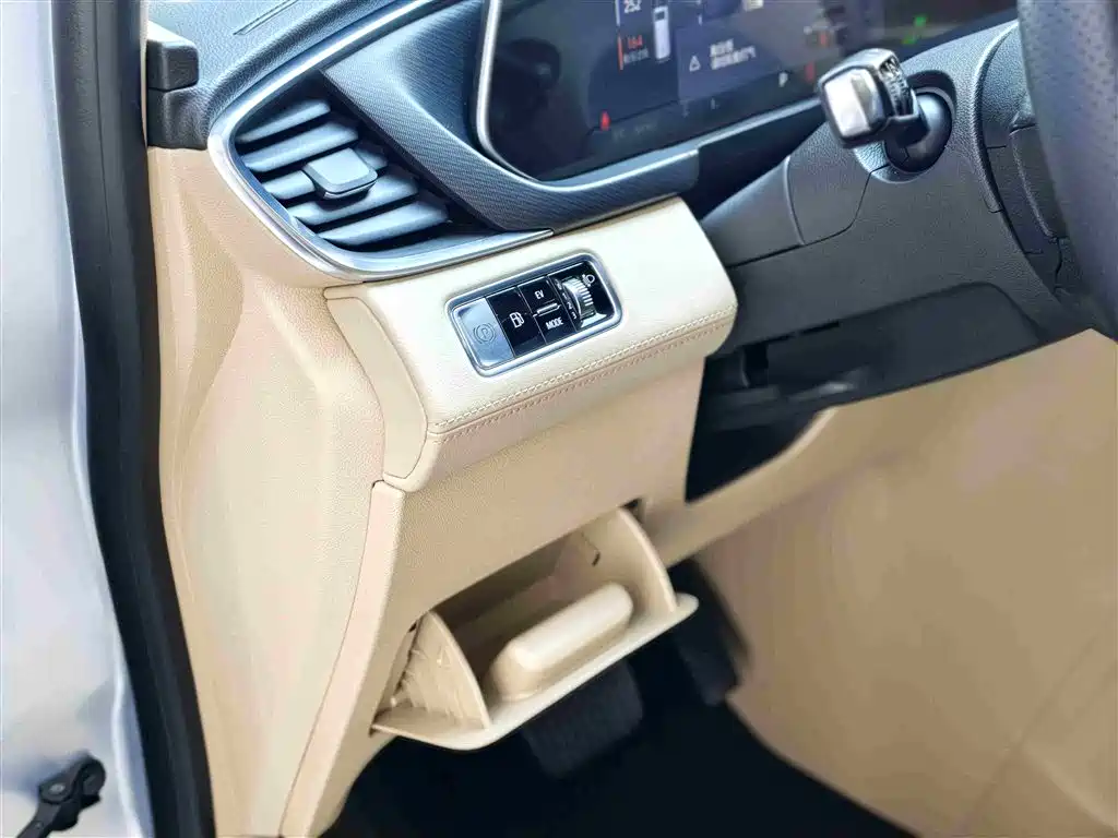 Buick GL8 New Energy 2025 Land Honor Premium Edition 7-Seater фото 26