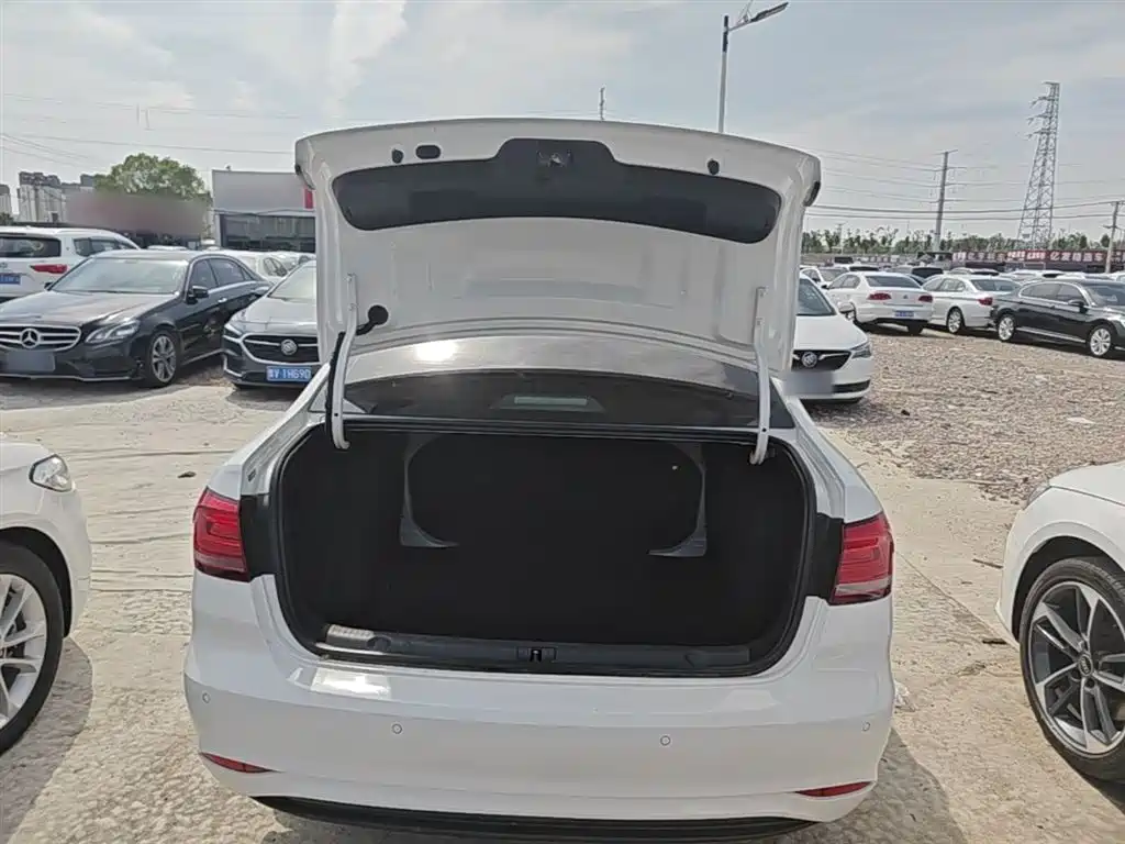 Volkswagen Lavida 2019 Lavida Start 1.5L Auto Trend (China VI) фото 19
