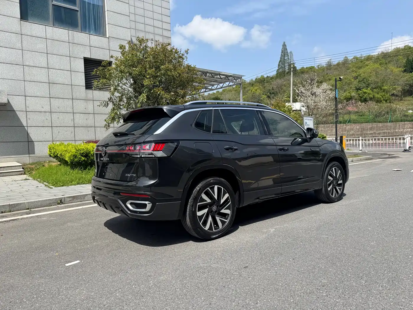Volkswagen Tayron 2023 330TSI 2WD R-Line High-Performance Edition фото 5