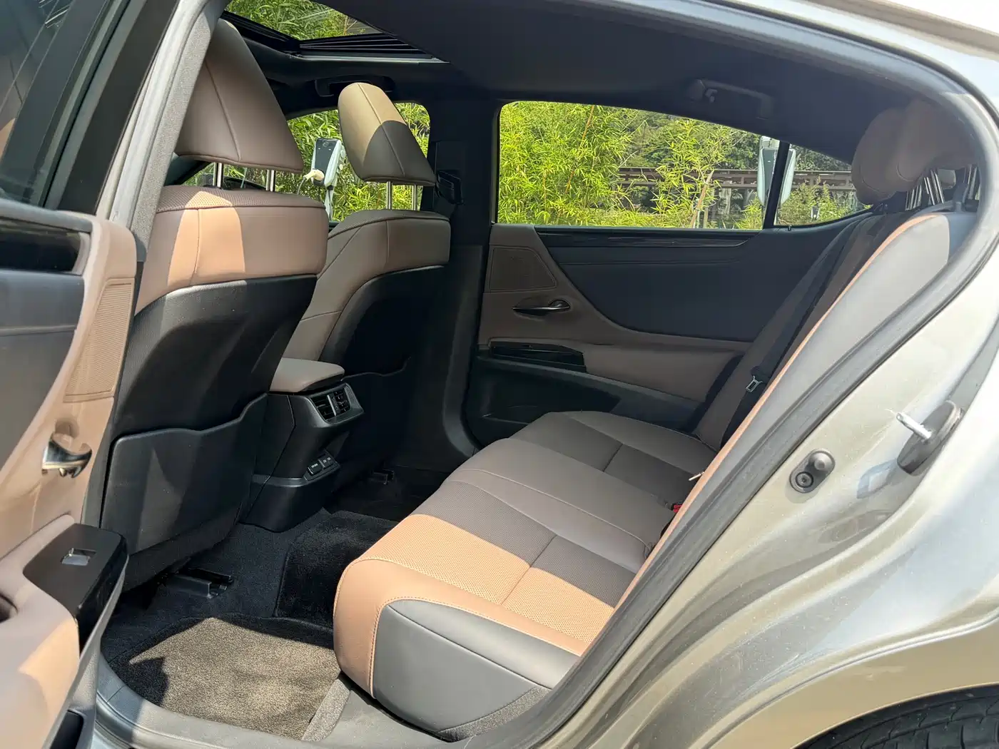 Lexus ES 2022 200 Excellence Edition фото 8