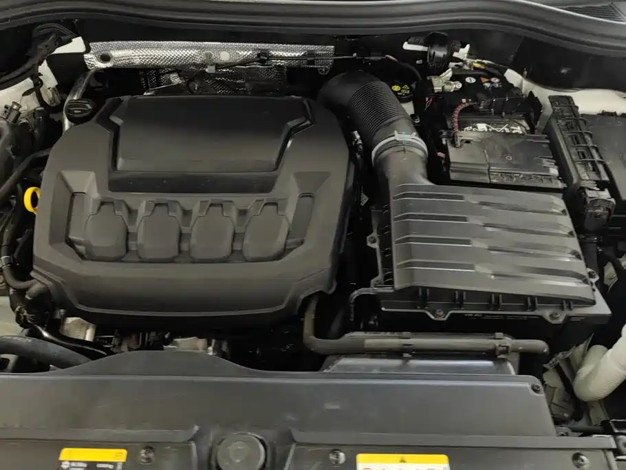 Photo 10 - Volkswagen Tiguan L