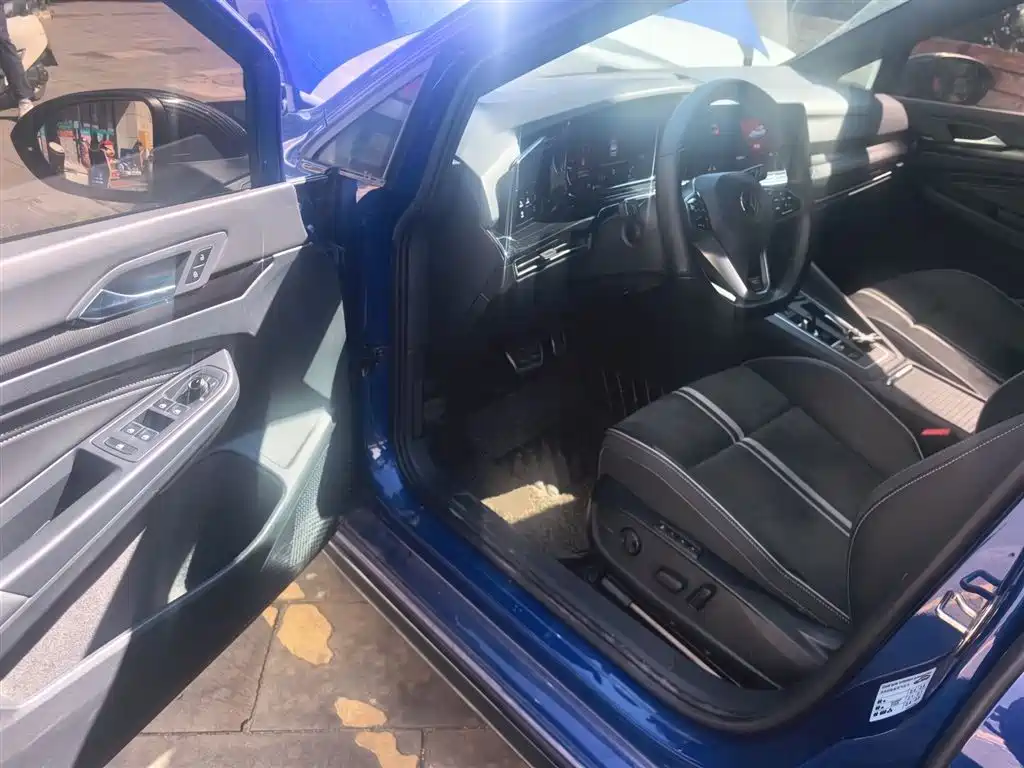 Volkswagen Golf 2021 280TSI DSG R-Line фото 13