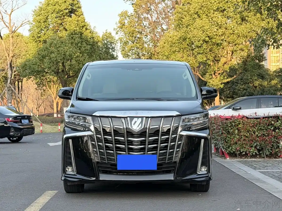 Toyota Vellfire 2019 Hybrid 2.5L HV Premium Edition фото 2
