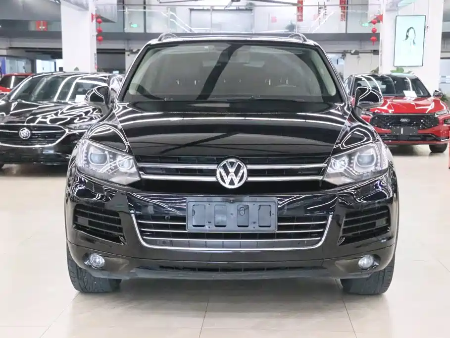Фото 2 - Volkswagen Touareg
