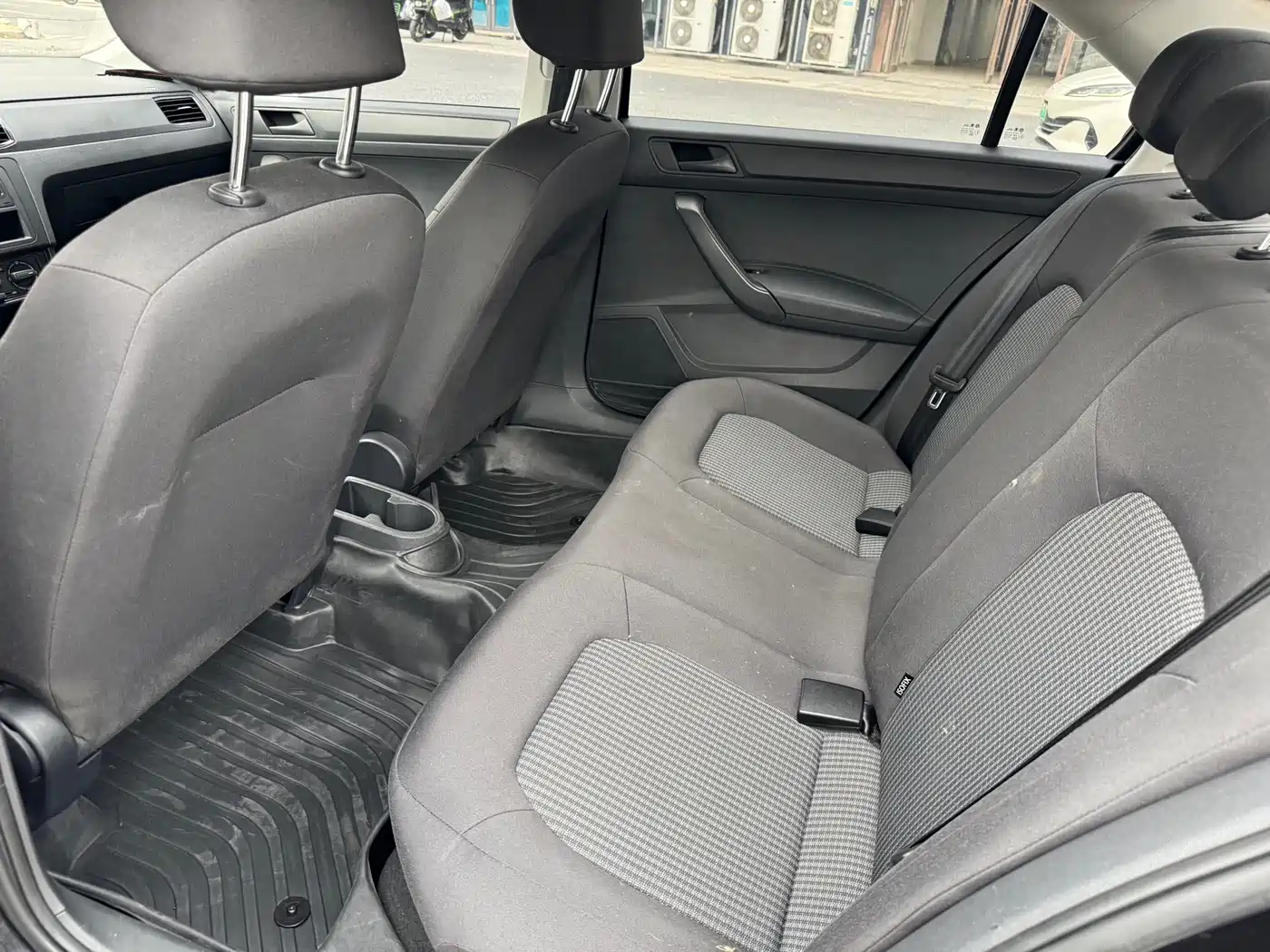 Volkswagen Santana 2016 1.6L Automatic Trend Edition фото 8