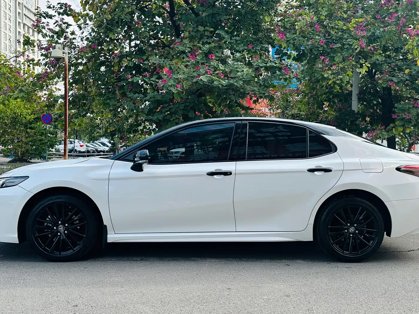 Toyota Camry 2022 2.0S Knight Edition фото 8
