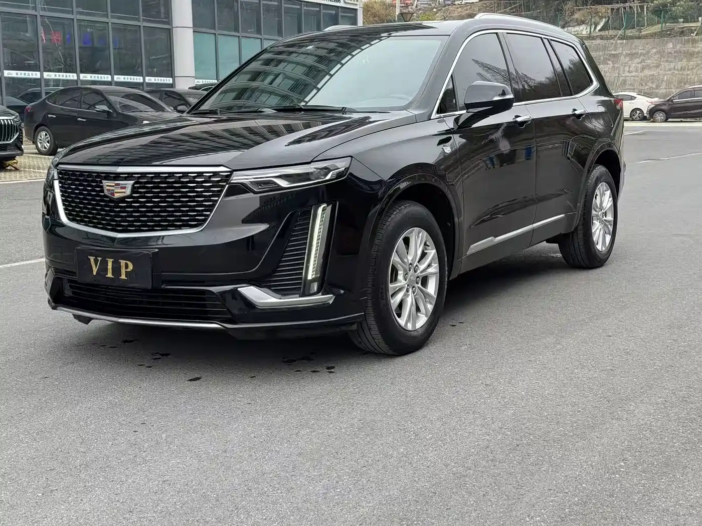 CADILLAC XT6