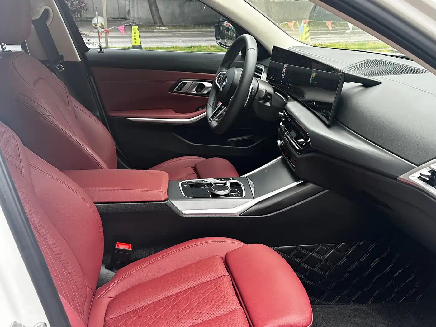 BMW 3 Series 2025 325i M Sport Package фото 11
