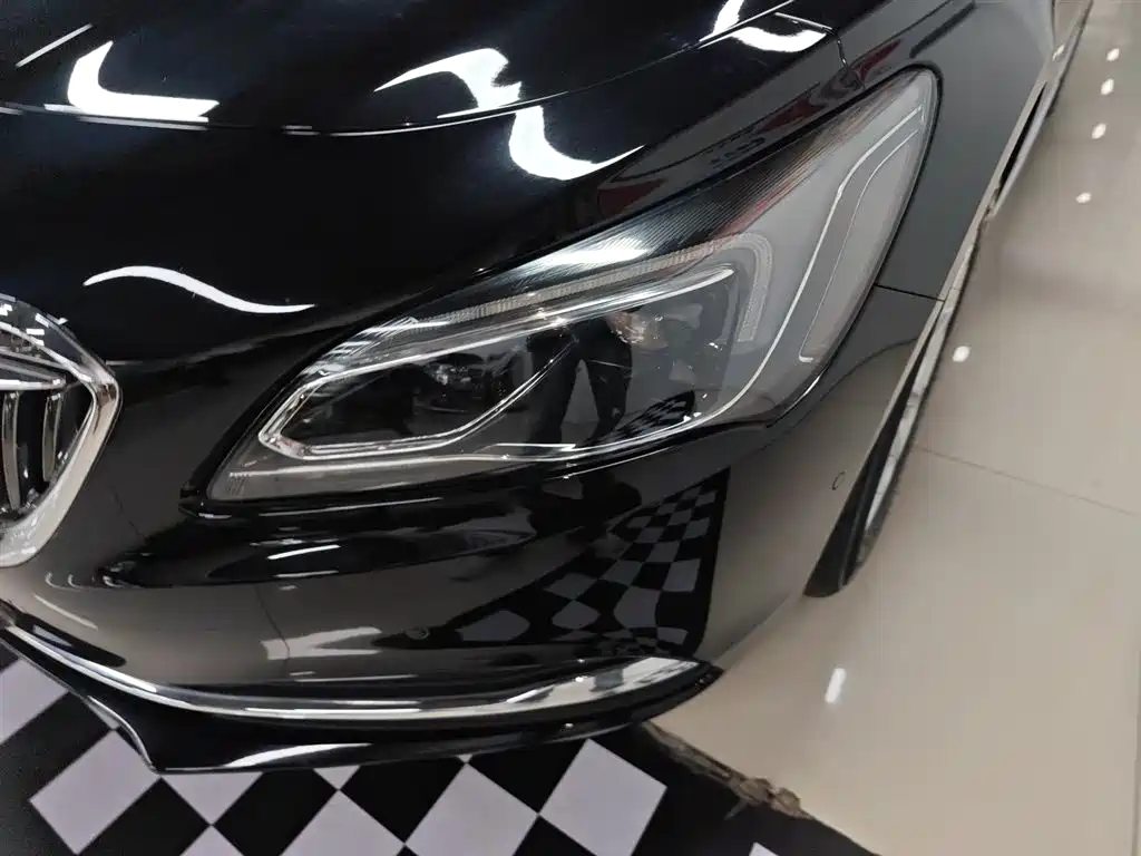 Buick LaCrosse 2018 Model 20T Luxury Edition фото 24