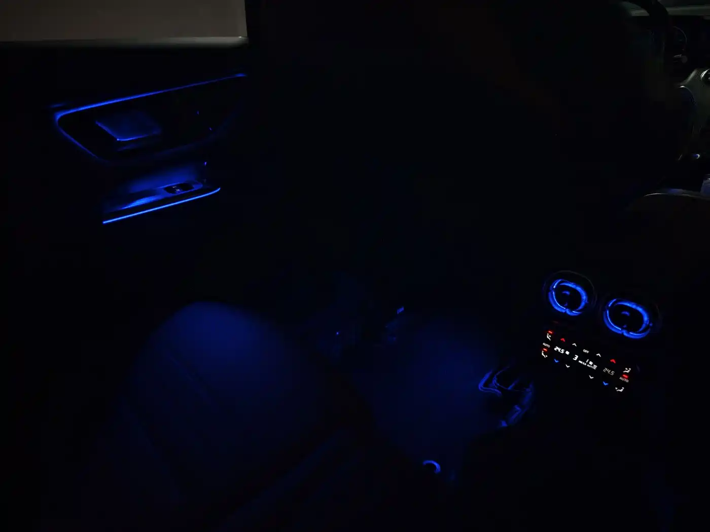 Mercedes-Benz GLC 2023 GLC 260 L 4MATIC Luxury 5-Seater фото 8