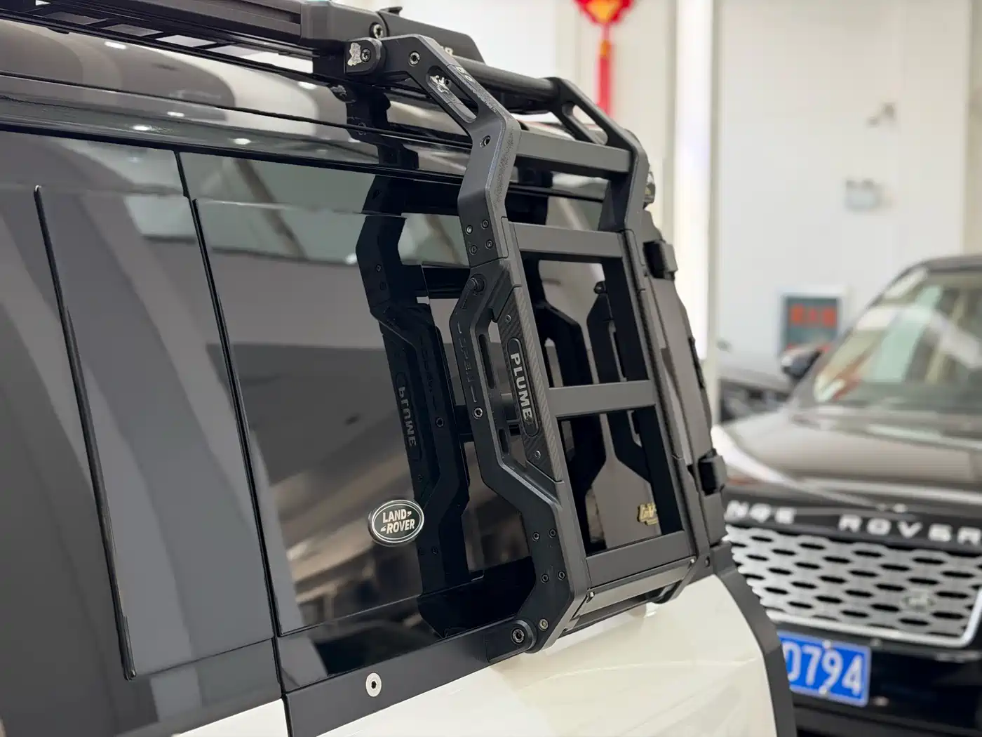 Land Rover Defender 2020 110 P400 Launch Matte Silver Special Package Edition фото 18