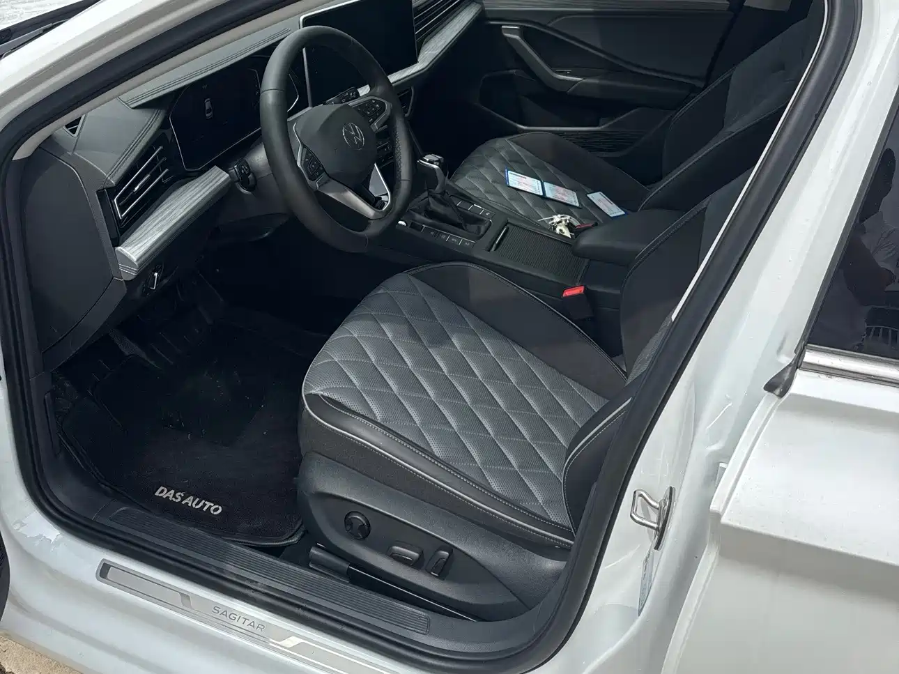 Volkswagen Sagitar 2025 300TSI DSG Excellence Edition фото 9