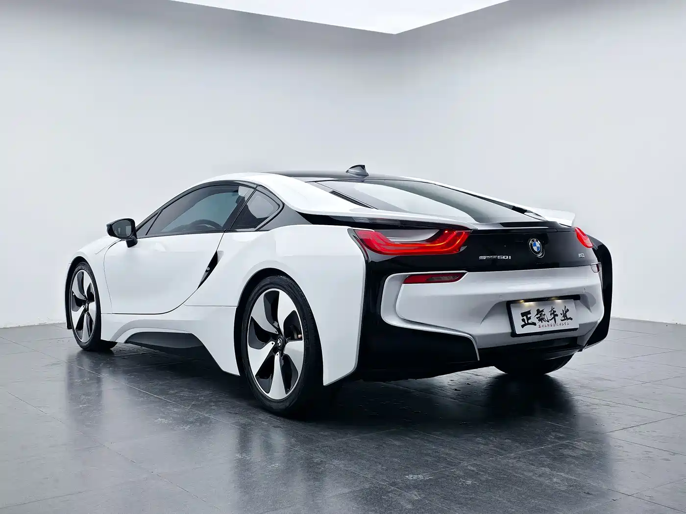 BMW i8 2014 Standard фото 55