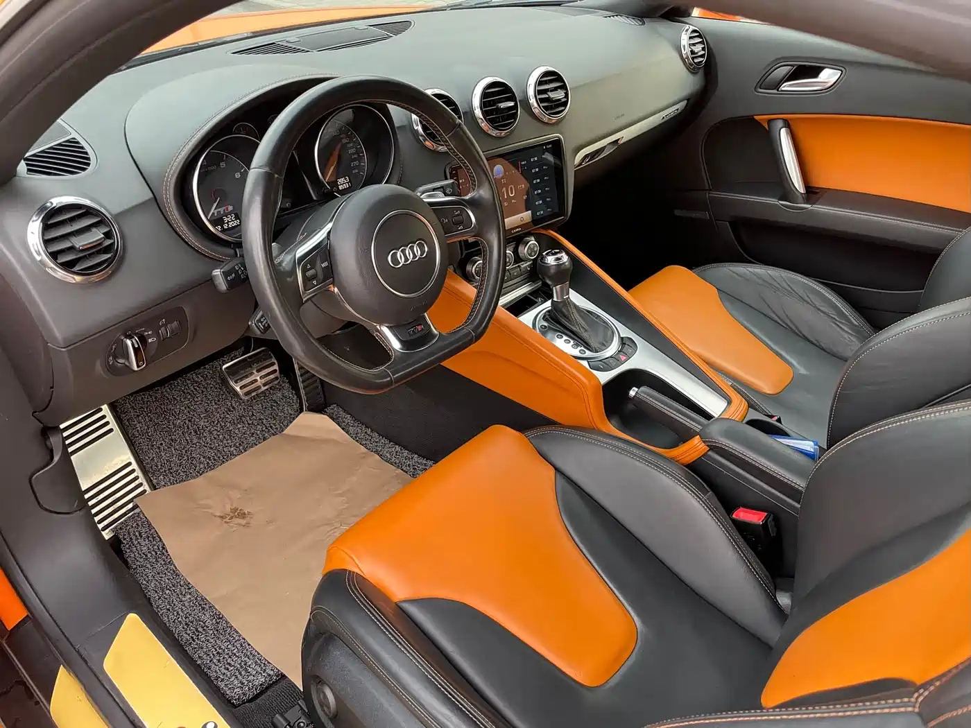 Audi TTS 2011 Model TTS Coupe 2.0TFSI quattro фото 10