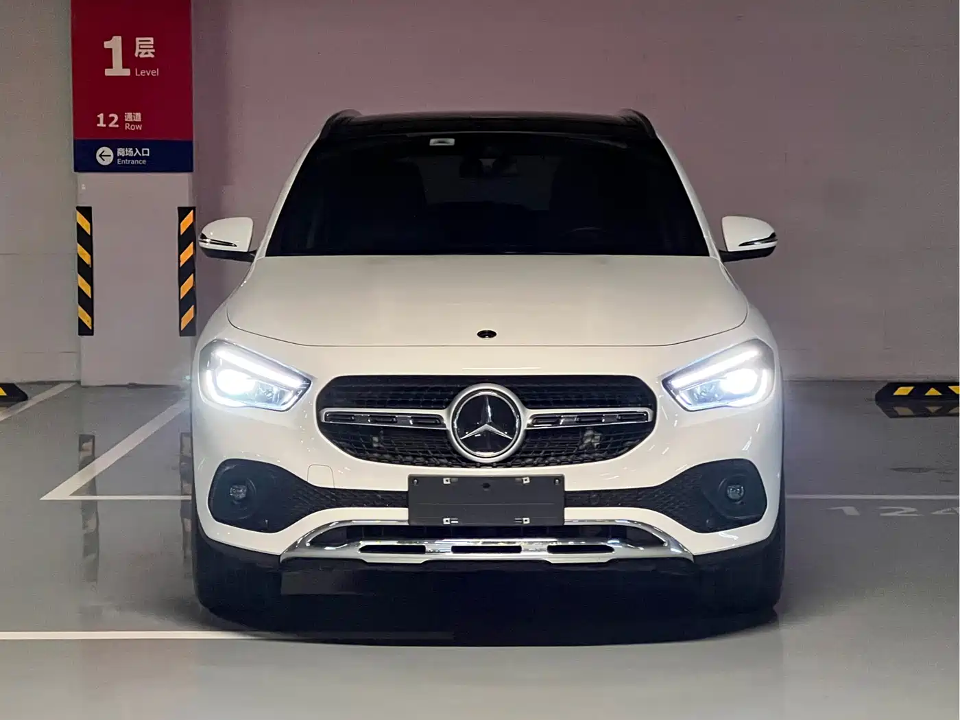 MERCEDES-BENZ GLA
