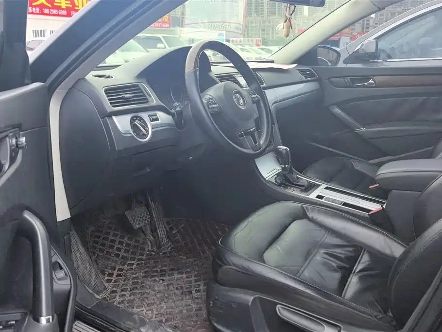 Volkswagen Passat 2014 1.8TSI DSG Luxury Edition фото 9