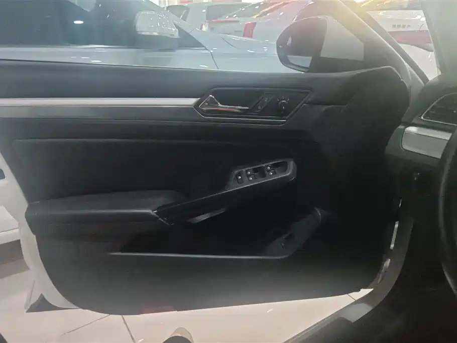 Volkswagen Lamando 2015 280TSI DSG Comfort фото 7